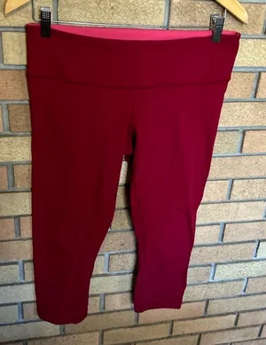 Lululemon Red & Pink Capri Cropped Legging Tight Size 10 thumbnail 1