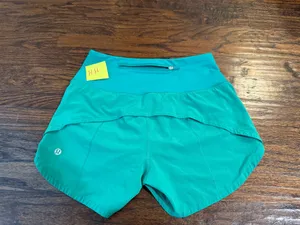 Lululemon Kelly Green speed up shorts thumbnail 3