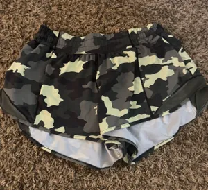 Lululemon Shorts thumbnail 1