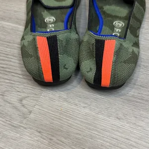 Rothy's Camouflage Flats with Blue Trim sz 10 thumbnail 3