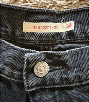 Levi’s black ‘94 baggy shorts thumbnail 2