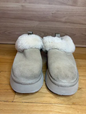 Women's Ugg Tazzelle - Size 7 thumbnail 3