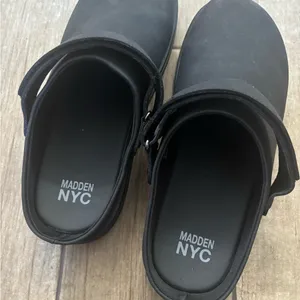 Madden NYC Black Slip thumbnail 3