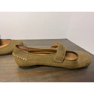 Nurture Women's Size 8 Olive Green Leather Mary Jane Comfort Flats thumbnail 3