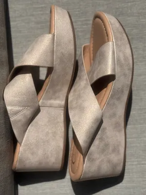 Women’s Cato C. Comfort Metallic Gold Silver Shimmer Comfort Wedge Sandals Sz 8 thumbnail 3