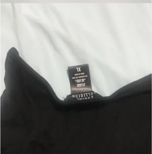 Hot Topic Skull off the shoulder blouse thumbnail 5