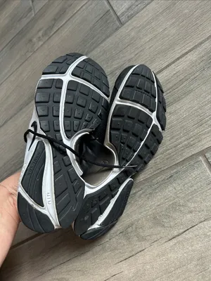 Nike Black and White Knit Running Shoes thumbnail 5