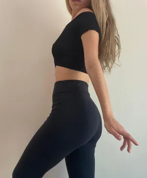 Suzette Collection Black Off The Shoulder Crop Top thumbnail 4