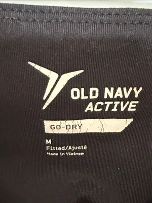 Old Navy Black Cropped Active Leggings thumbnail 2