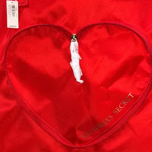 Victoria's Secret Packable Heart Tote (58) thumbnail 2