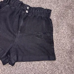 Love Tree Black denim shorts with distressed details, size S thumbnail 5