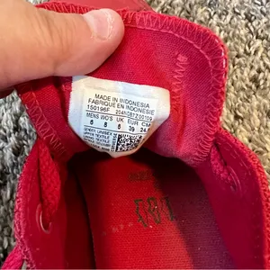 Converse Chuck Taylor‎ All Star Classic All Red Rare Sneakers Women’s Size 8 thumbnail 6