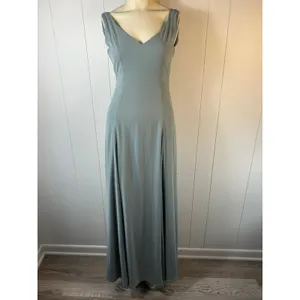 Show Me Your Mumu Jenn Maxi Dress in Silver Sage. Size M thumbnail 5