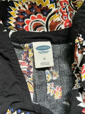 Old Navy Women’s Floral Print V-Neck Women's Top Blouse Black MD thumbnail 8