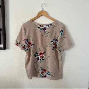 Floral short‎ sleeve dressy blouse Size Large thumbnail 2