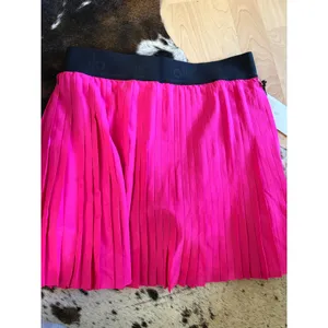 ALO NEW Aces Tennis Skirt Size Large In Neon Pink thumbnail 5