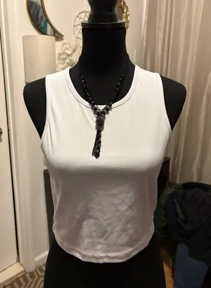 SHEIN Classic White Tank Top thumbnail 1