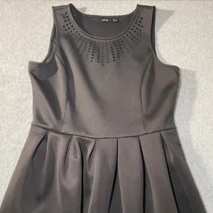 Apt. 9 Fit & Flare Dress Women's Medium‎ Black Laser Cut Pleated Cocktail EUC thumbnail 3