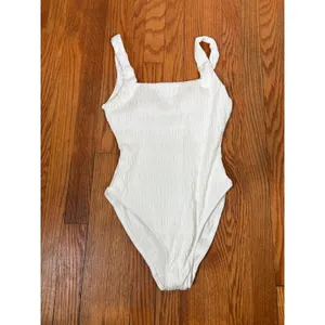 Andie Miami One Piece Smocked Swimsuit White size S cottagecore thumbnail 4