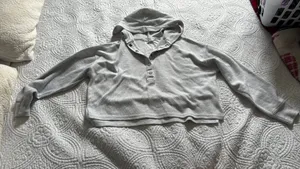 Light gray cropped sweater  thumbnail 1