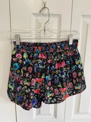 Lululemon Hotty Hot Low-Rise Lined Short 4" Flowerscape Multi Size 6 thumbnail 6