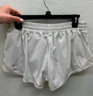 Lululemon Shorts Hotty Hot 2.5" Low-Rise thumbnail 2