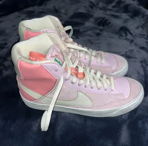 Nike Pink Blazers thumbnail 1