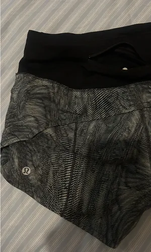 Lululemon Speed Up Mid-Rise 4" Shorts Lined thumbnail 5