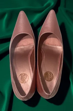 Womens shoes Pink Size 8 thumbnail 1