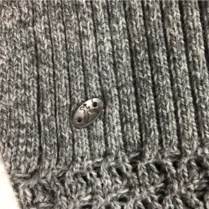 American Eagle Gray V-Neck knit Sweater Size Large wool blend thumbnail 7