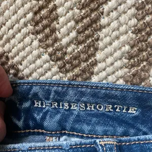 American eagle high rise shorts thumbnail 4
