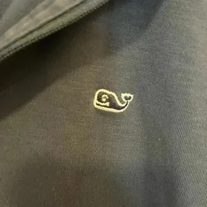 Vineyard Vines Women’s Quarter Zip Pullover Blue with Whale Patch M thumbnail 7