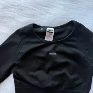 Gymshark cropped longsleeve thumbnail 2