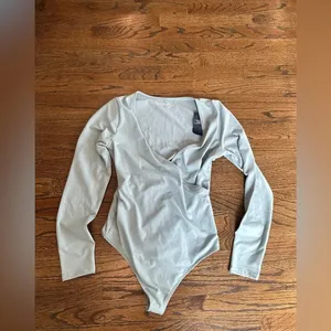 Abercrombie & Fitch Soft A&F Collection Wrap Body Suit Size Medium NWT thumbnail 3