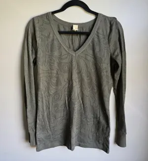 BKE Olive Green V-Neck Long Sleeve Top thumbnail 1