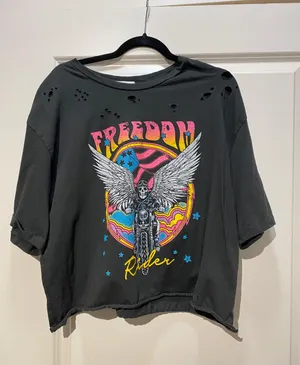 Cropped Gray Tshirt Size XXL thumbnail 1