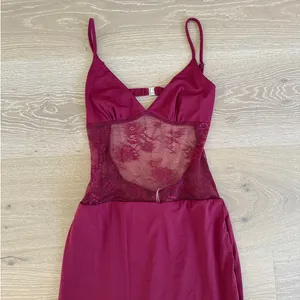 Peppermayo Maxi Dress Lace Sleeveless Envy Size US6 Red thumbnail 2