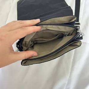 BAGGALLINI Black Water-Resistant‎ Nylon Lightweight Pocket Town Crossbody Bag thumbnail 8