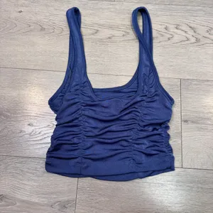 Urban Outfitters Navy Blue Ruched Tank Top Sleeveless Scoop Neck Crop Top Medium thumbnail 2