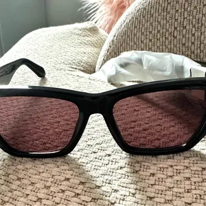 QUAY Australia No Apologies Angled Square Sunglasses NEW Black / Brown NIB thumbnail 5
