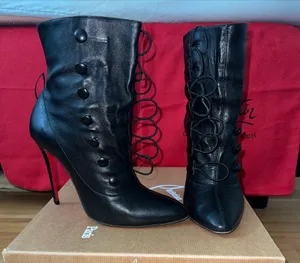 French Tutu Button Black Leather Booties Size 36, US 6, USED thumbnail 3