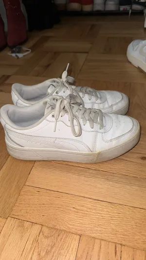 Puma Women’s Sneakers thumbnail 3