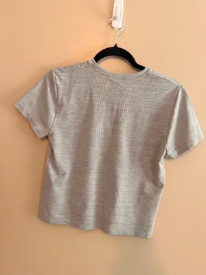 New Balance S Womens Gray Performance T-Shirt Size Small Lightweight Moisture-Wi thumbnail 6