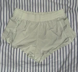 Athleta Hustle 3" Shorts thumbnail 1
