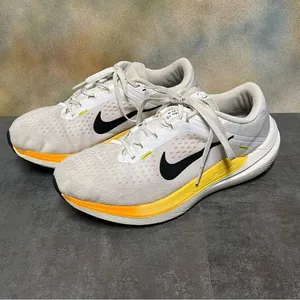 Nike Zoom Winflo 10 Women's White Running Shoes Size 11M thumbnail 2