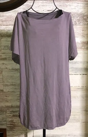 Lululemon lavender purple top slit sides active wear everyday wear size …​​ thumbnail 1