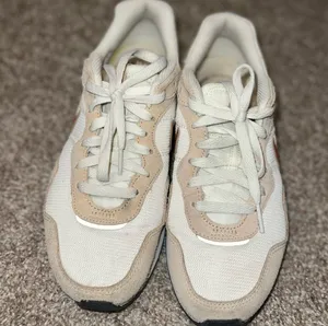 Nike Shoes thumbnail 3