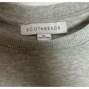EcoThreads Love Our Earth Gray Rainbow Heart Sweatshirt XL Eco Graphic Pullover thumbnail 3