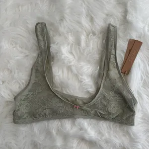 Skims Stretch Lace Plunge Bralette Talc Multi Size Small thumbnail 2