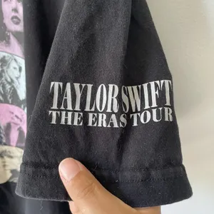 Taylor Swift The Eras Tour Official Tour Merch T-Shirt Black 100% Cotton Size L thumbnail 8